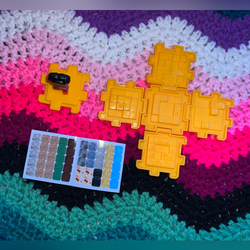 🫟3/$15 The Minecraft Movie Gold Block Toy - Picture 2 of 3